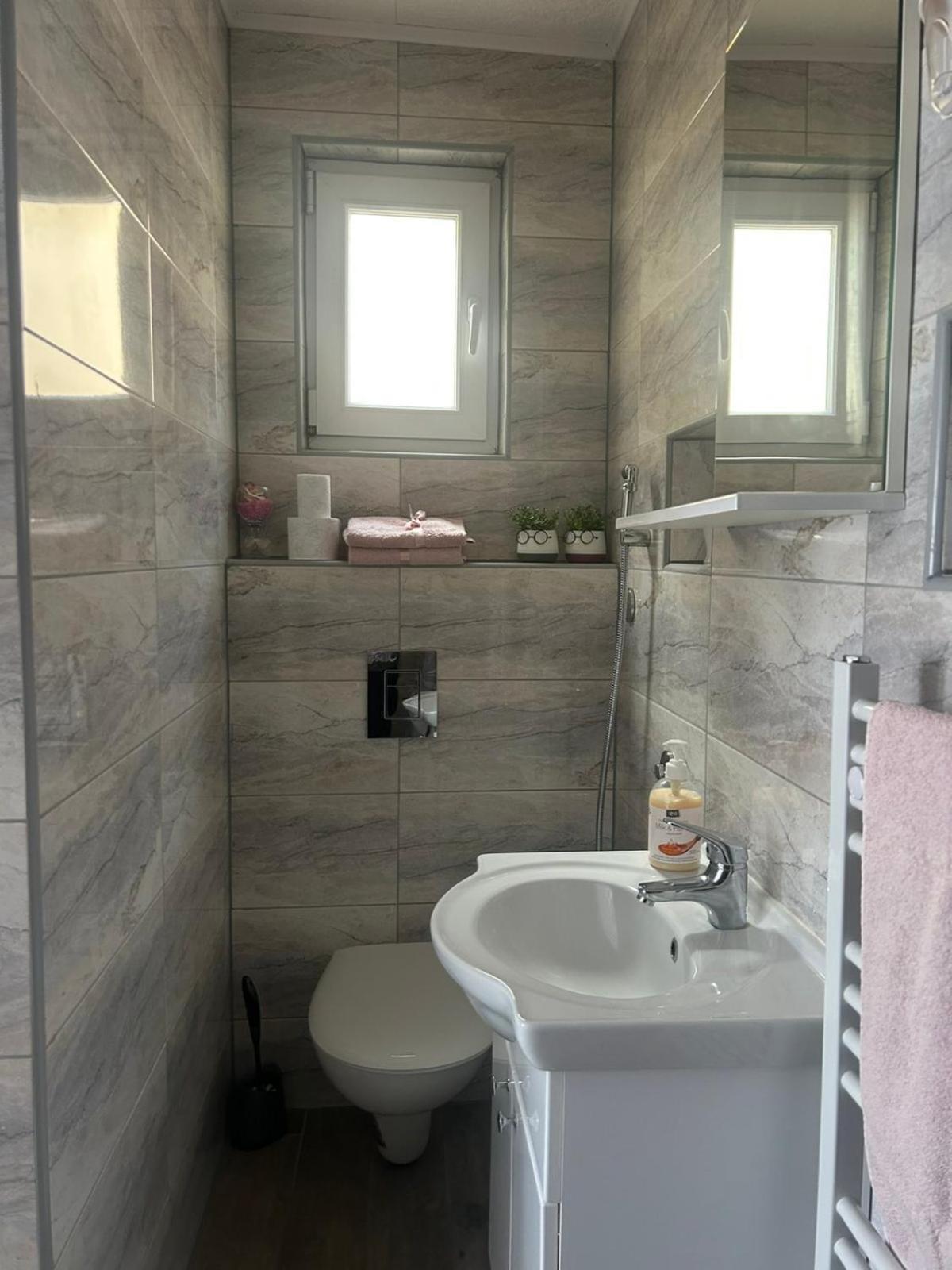 Naid Apartmani Kulen Vakuf Buitenkant foto