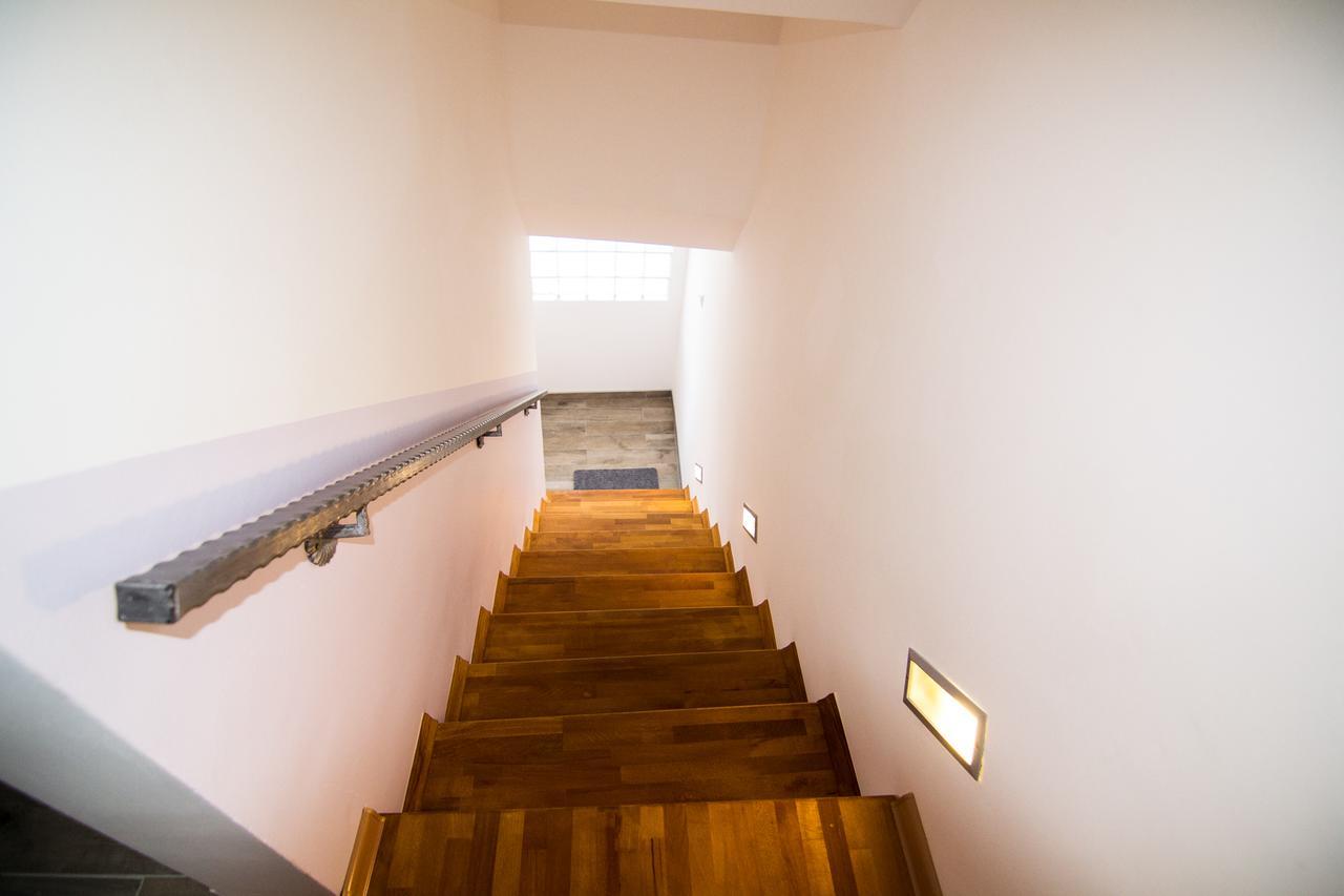 Naid Apartmani Kulen Vakuf Buitenkant foto