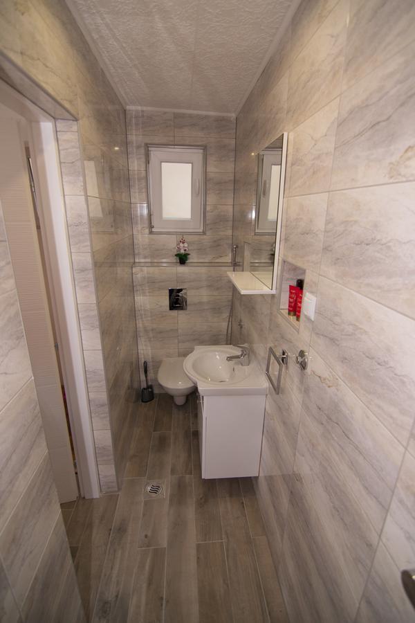 Naid Apartmani Kulen Vakuf Buitenkant foto