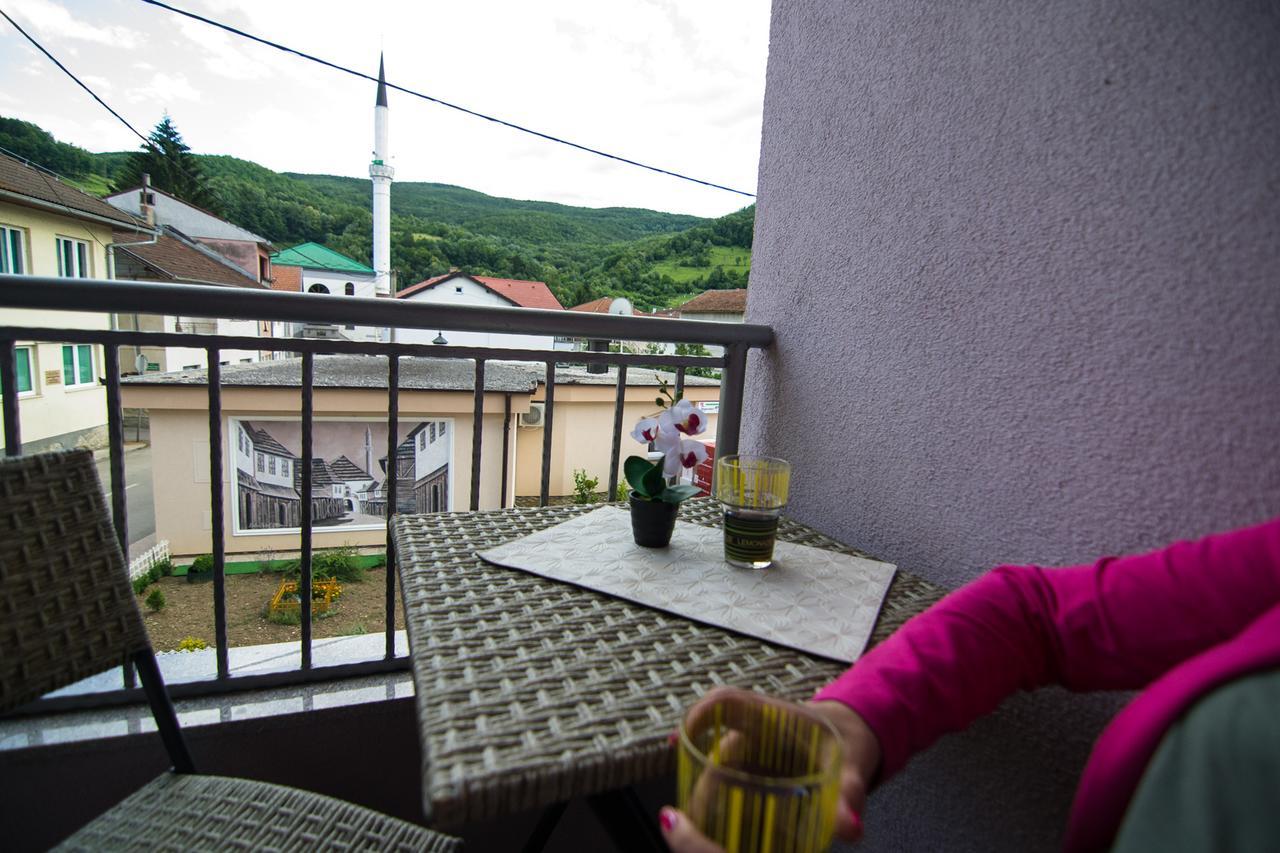 Naid Apartmani Kulen Vakuf Buitenkant foto