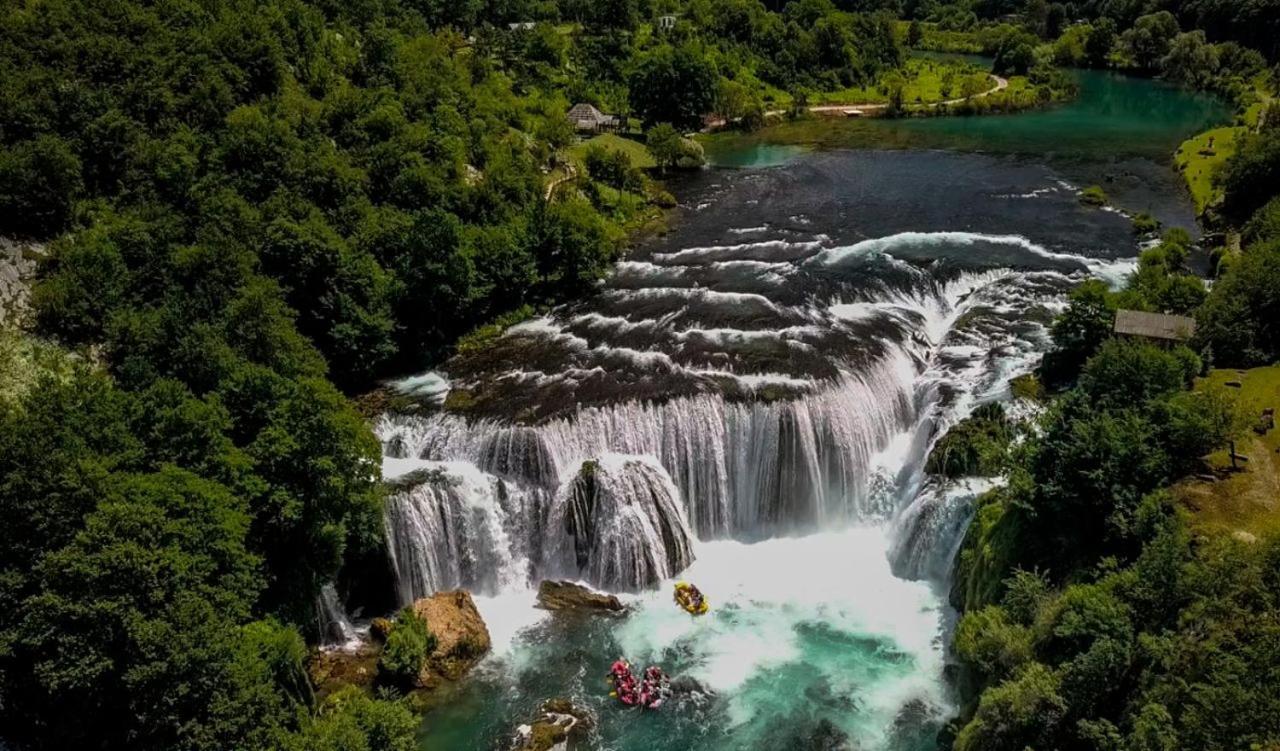 Naid Apartmani Kulen Vakuf Buitenkant foto