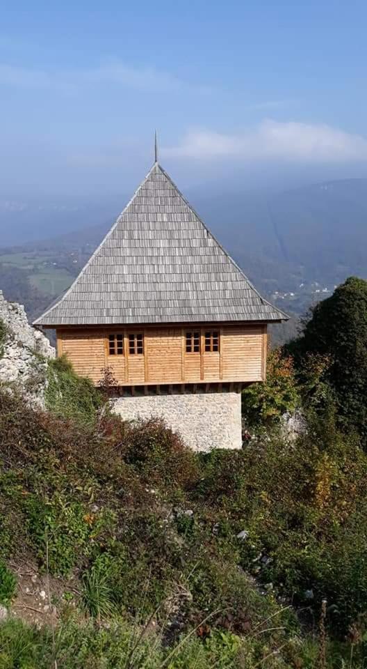 Naid Apartmani Kulen Vakuf Buitenkant foto