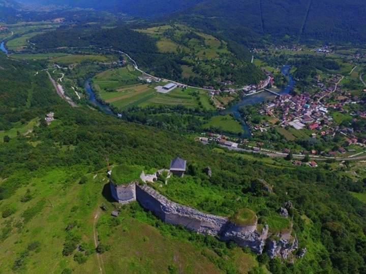 Naid Apartmani Kulen Vakuf Buitenkant foto