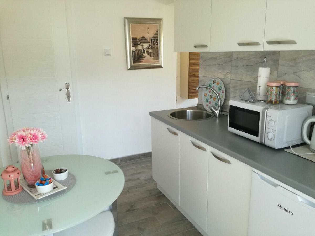 Naid Apartmani Kulen Vakuf Buitenkant foto