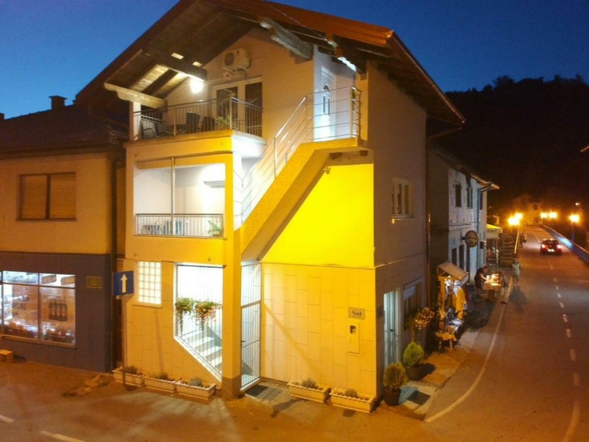 Naid Apartmani Kulen Vakuf Buitenkant foto